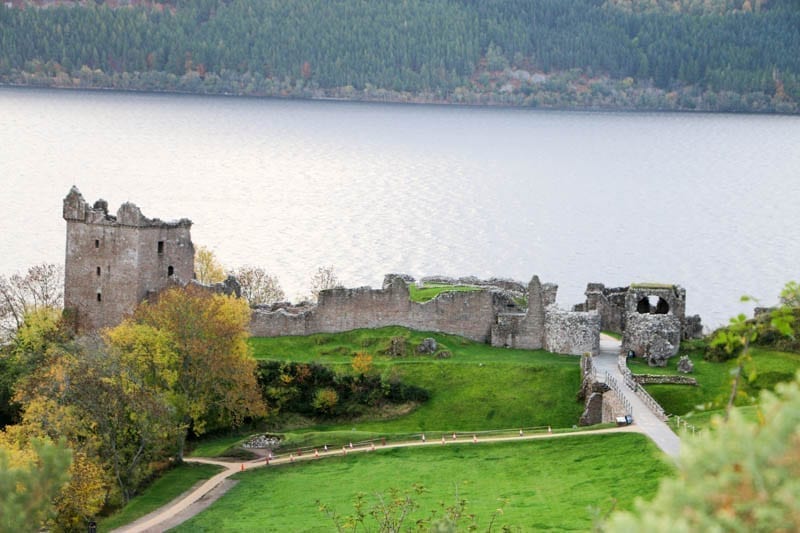 Loch Ness and Urquhart Castle on an Outlander tour in scotland