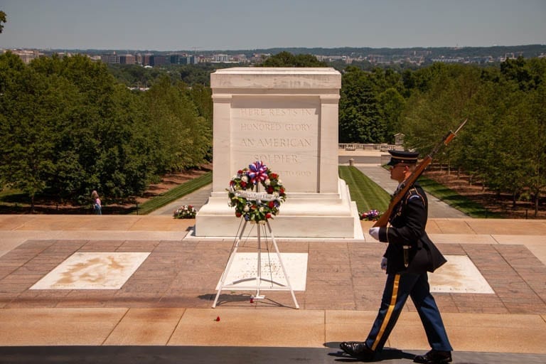 Tomb of the Unknown Solider in Arlington National Cemetery 