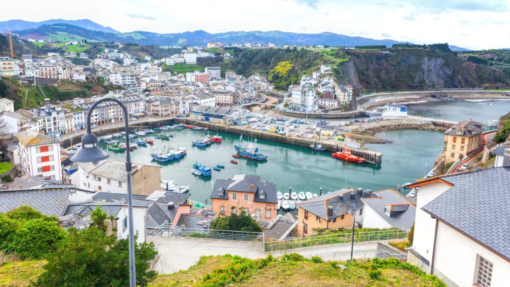 The end of the Camino del Norte stage 21 is Luarca