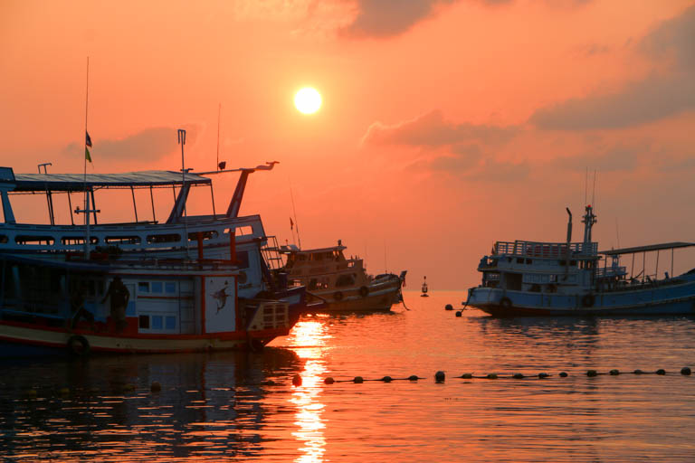 a sunset in thailand on koh phangan