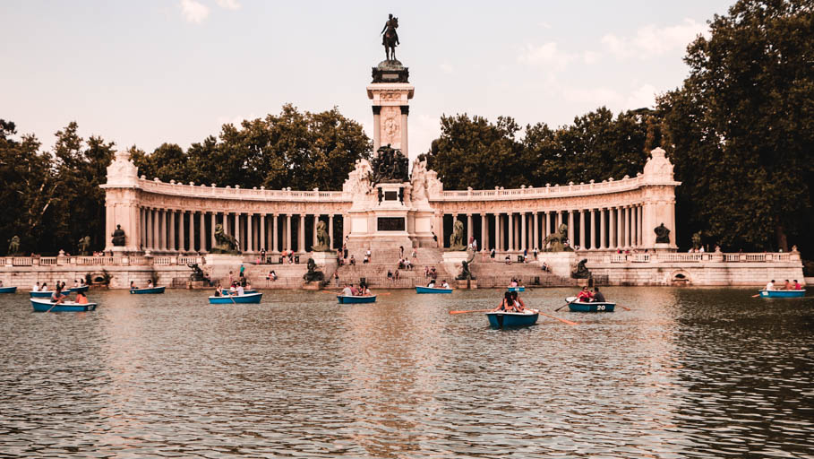 Where Hemingway's Robert Jordan dreams of rowing Maria in the lake at El Retiro park in Madrid