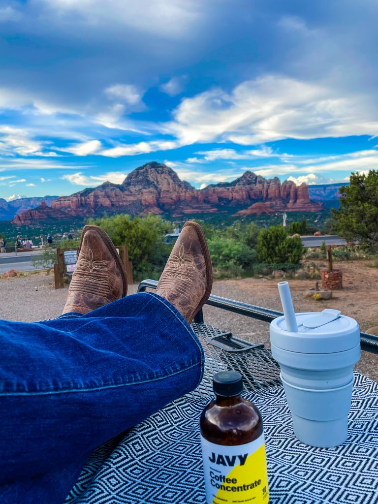 A sustainable coffee cup for road trips