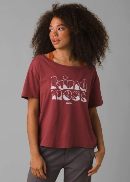 printed graphic tee made from organic cotton makes a good sustainable gift for travelers
