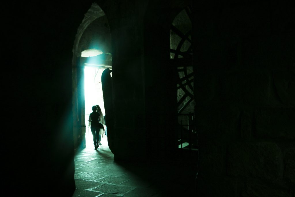 alleyways of mont saint michel